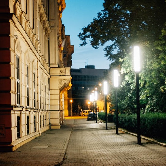 What are the variations between different types of LED lamps?