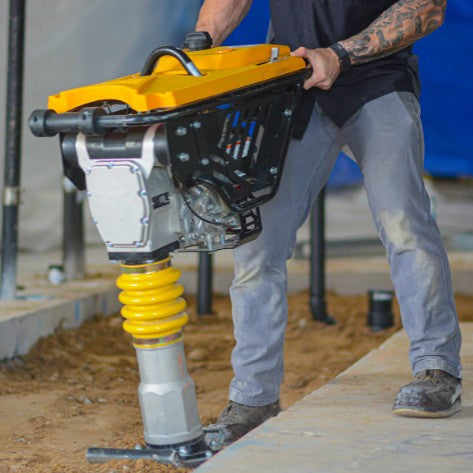 Tomahawk Power JX60H Honda rammer with wheels product and feature view