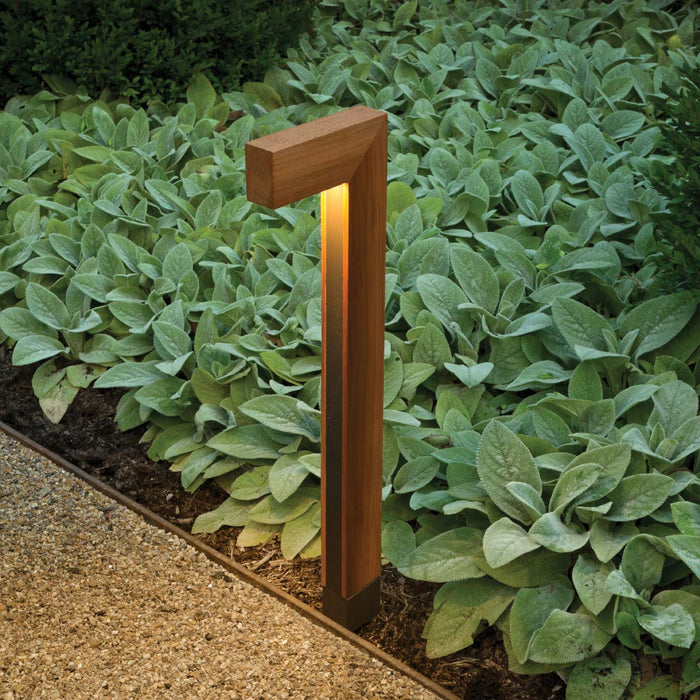 Hinkley 1518TT-LL Atlantis path light detail for low voltage landscape lighting