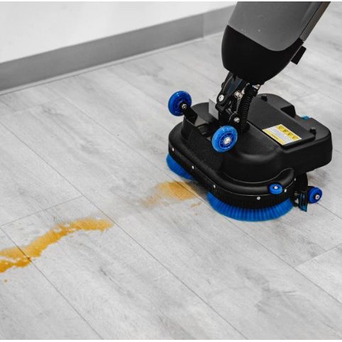 Tomahawk Power TMOP18e mini scrubber handle and cleaning head view