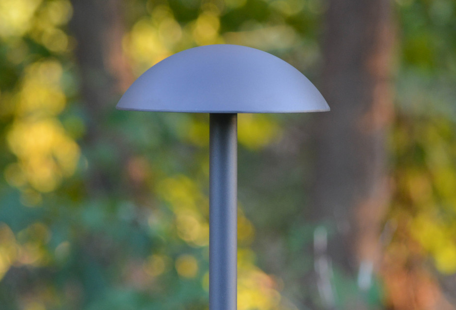 Lumien A5A3-4W Luz de camino de aluminio bronce, sombrero redondeado, 4 vatios