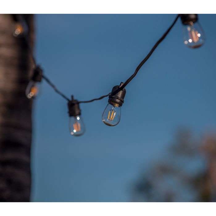 Sistemas de iluminación únicos: serie Bistro Lights Outdoor Living